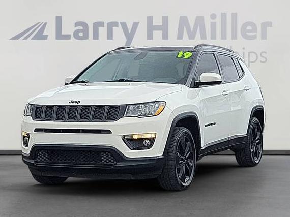 JEEP COMPASS 2019 3C4NJDBB4KT749933 image