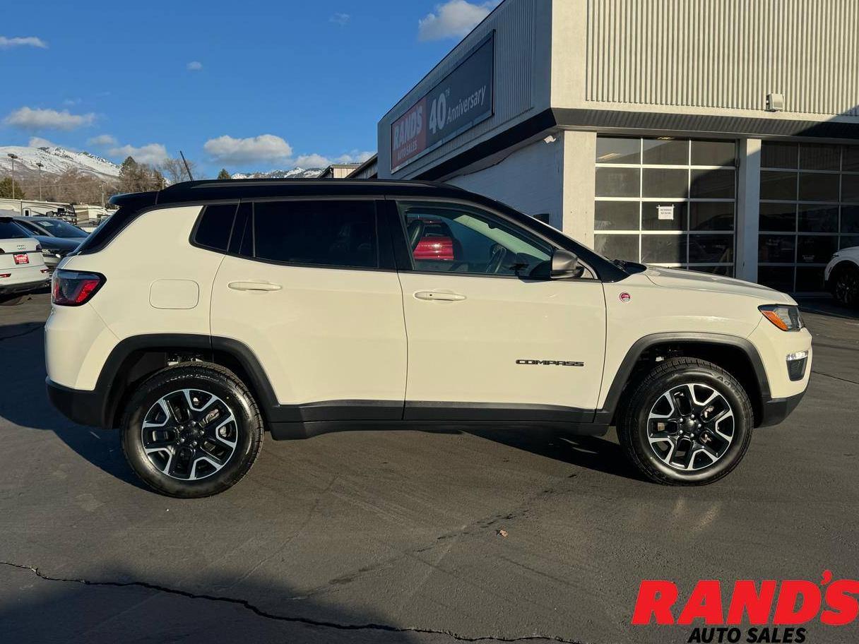 JEEP COMPASS 2019 3C4NJDDB8KT821794 image