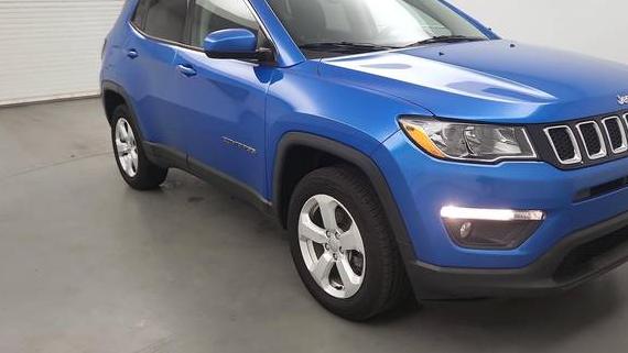 JEEP COMPASS 2018 3C4NJDBB7JT350108 image