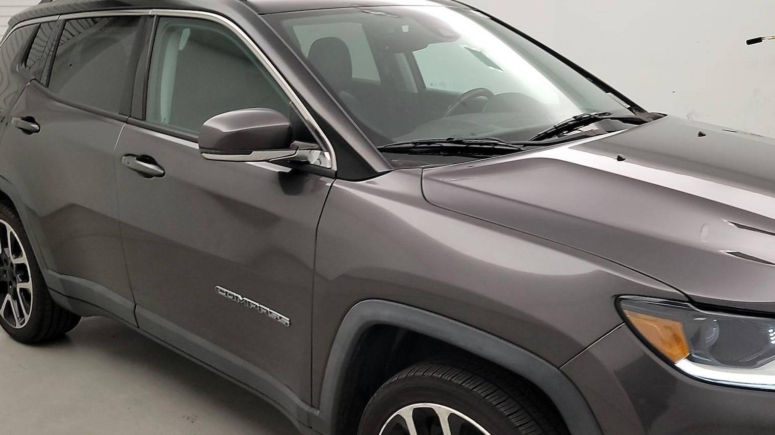 JEEP COMPASS 2018 3C4NJCCBXJT122306 image