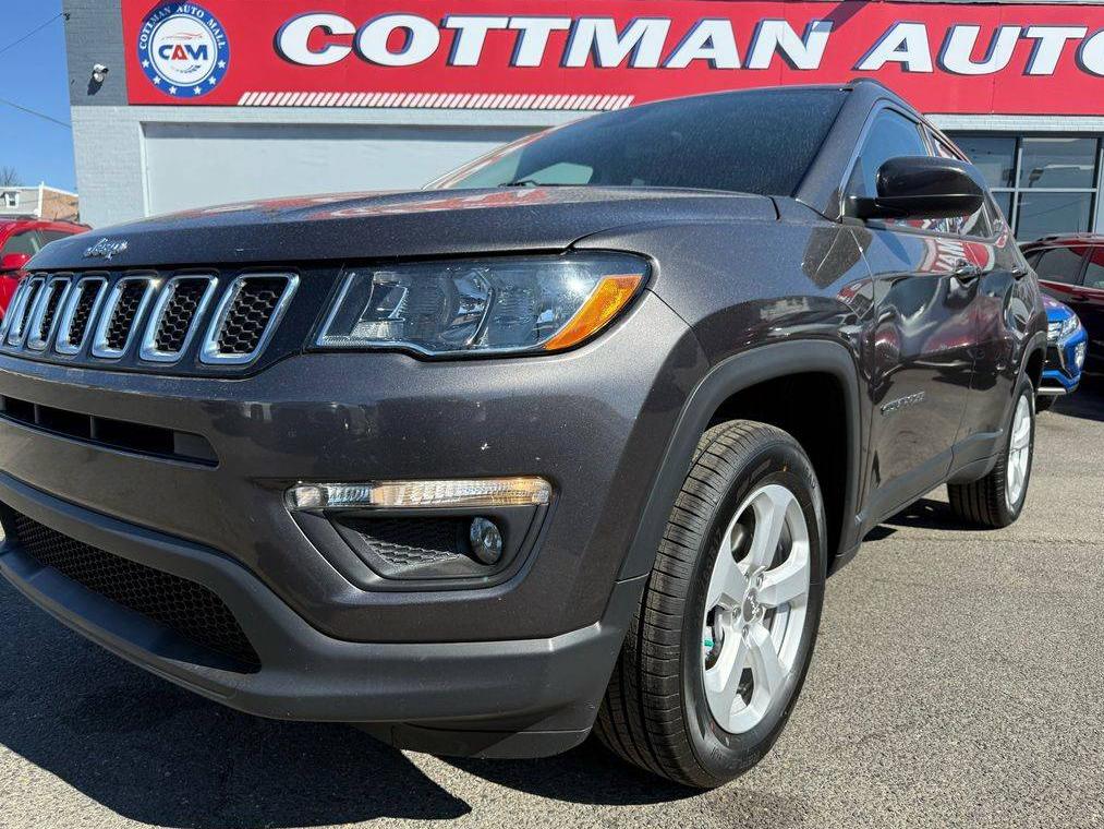 JEEP COMPASS 2018 3C4NJDBB9JT348974 image