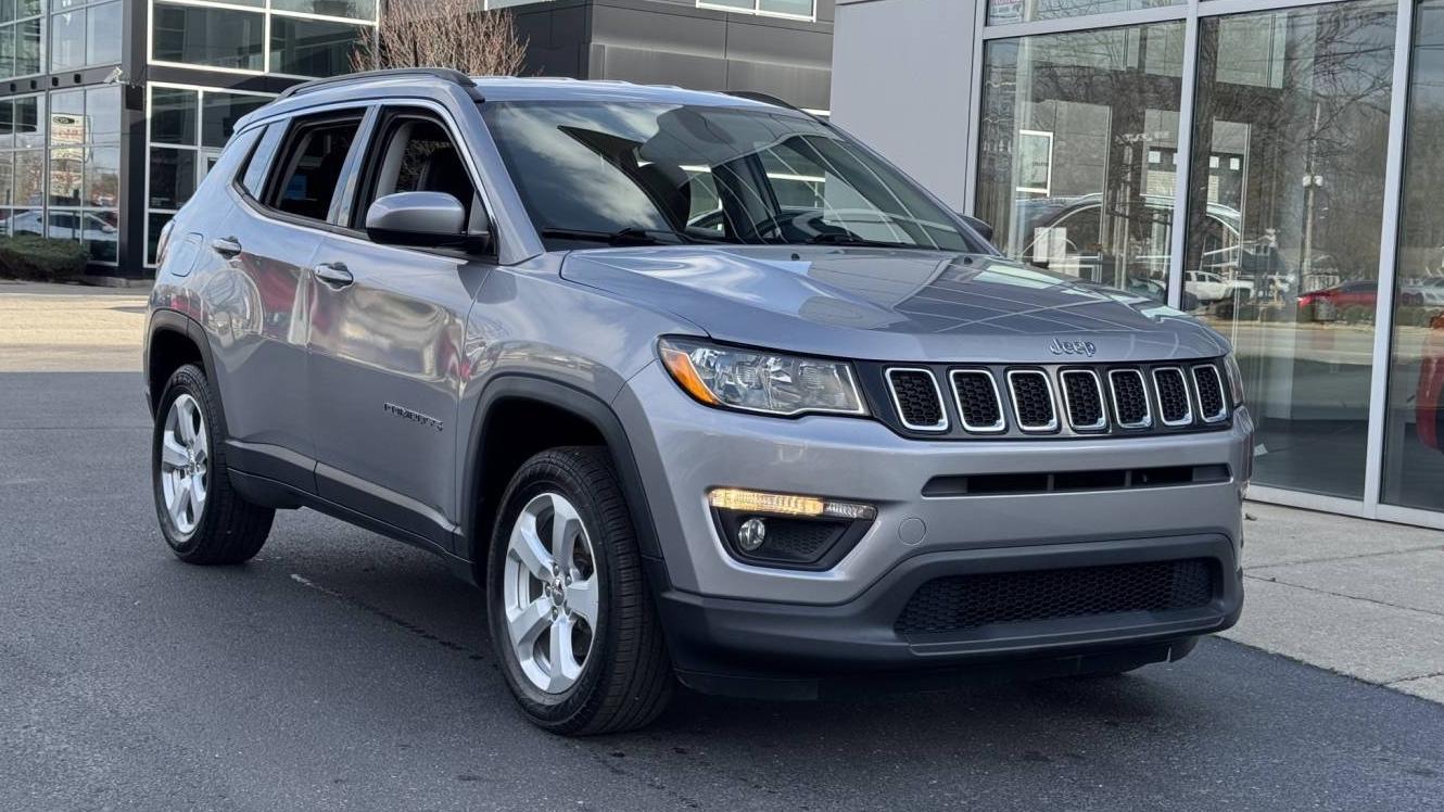 JEEP COMPASS 2018 3C4NJDBB4JT457813 image