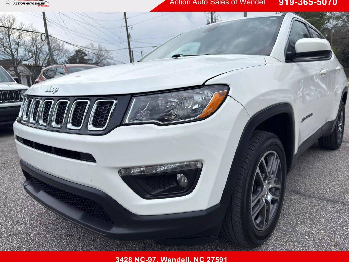 JEEP COMPASS 2018 3C4NJDBB6JT100200 image