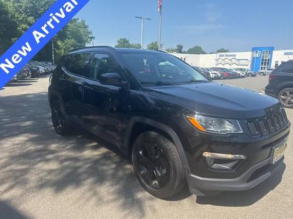 JEEP COMPASS 2018 3C4NJDBB3JT399144 image