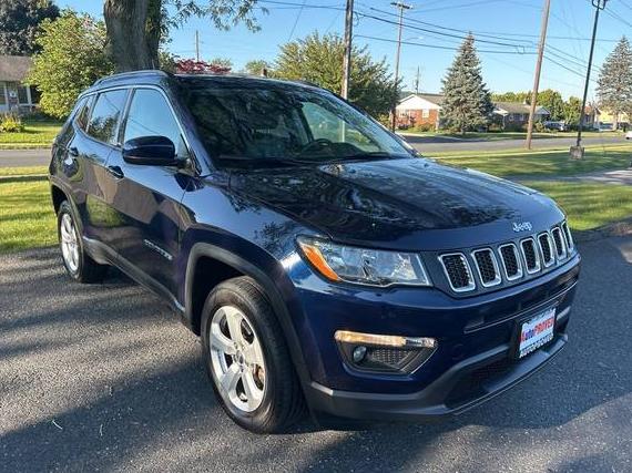 JEEP COMPASS 2018 3C4NJDBB4JT313825 image