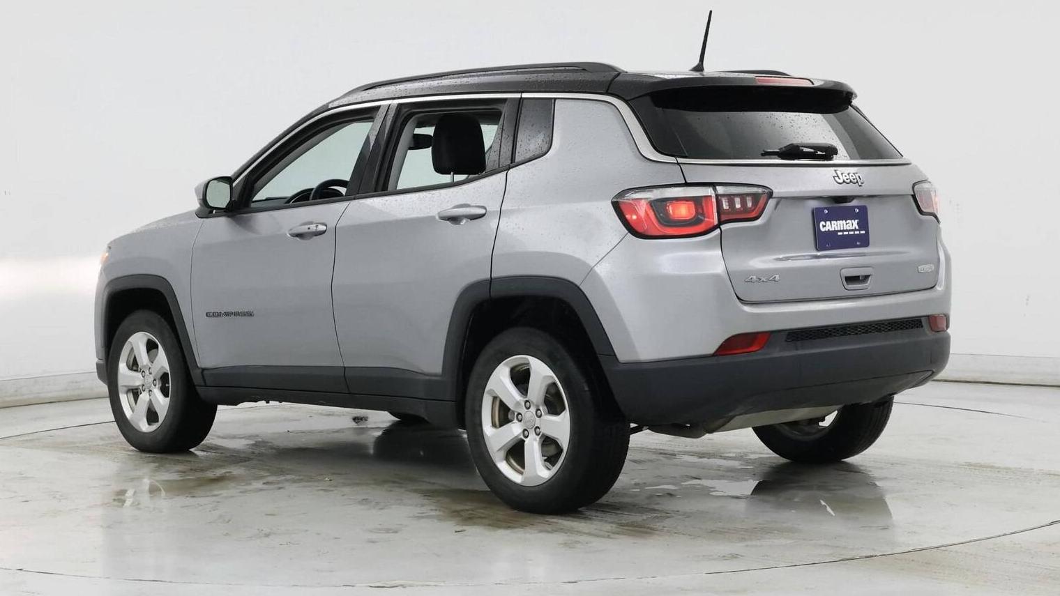 JEEP COMPASS 2018 3C4NJDBB9JT435550 image