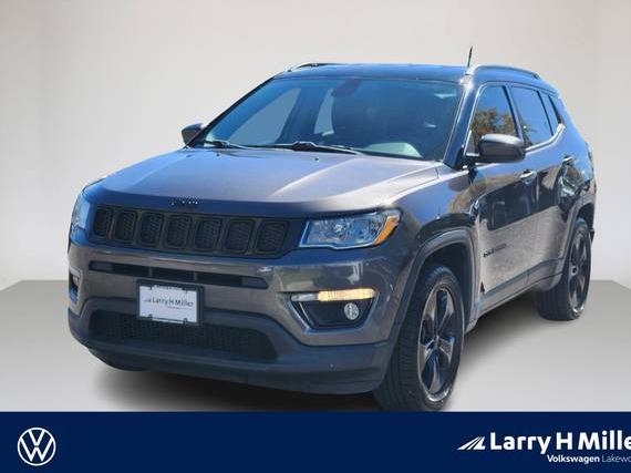 JEEP COMPASS 2018 3C4NJDBB0JT395049 image
