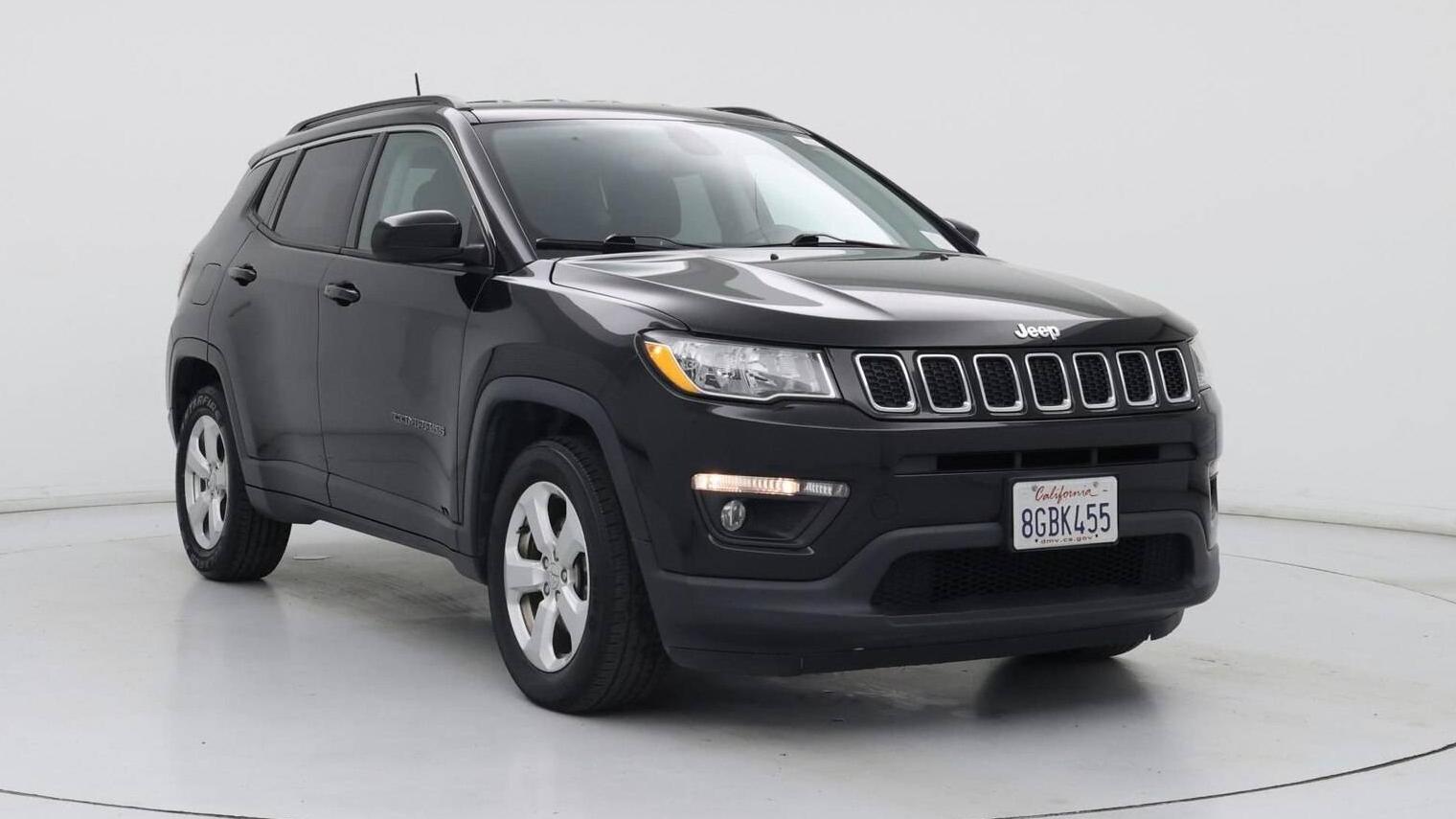 JEEP COMPASS 2018 3C4NJCBBXJT469426 image