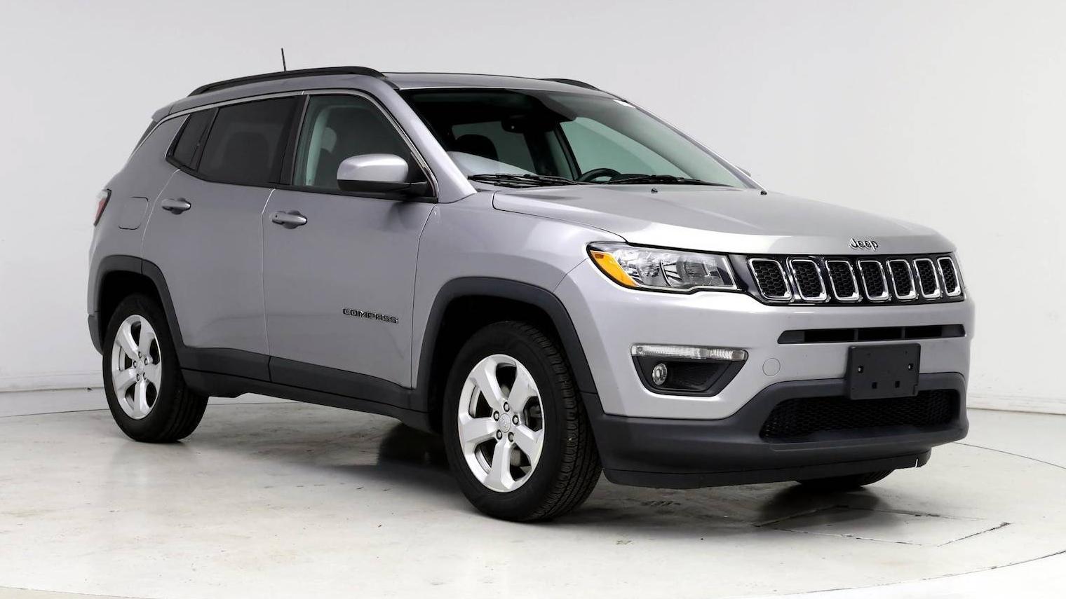 JEEP COMPASS 2018 3C4NJCBB2JT318905 image