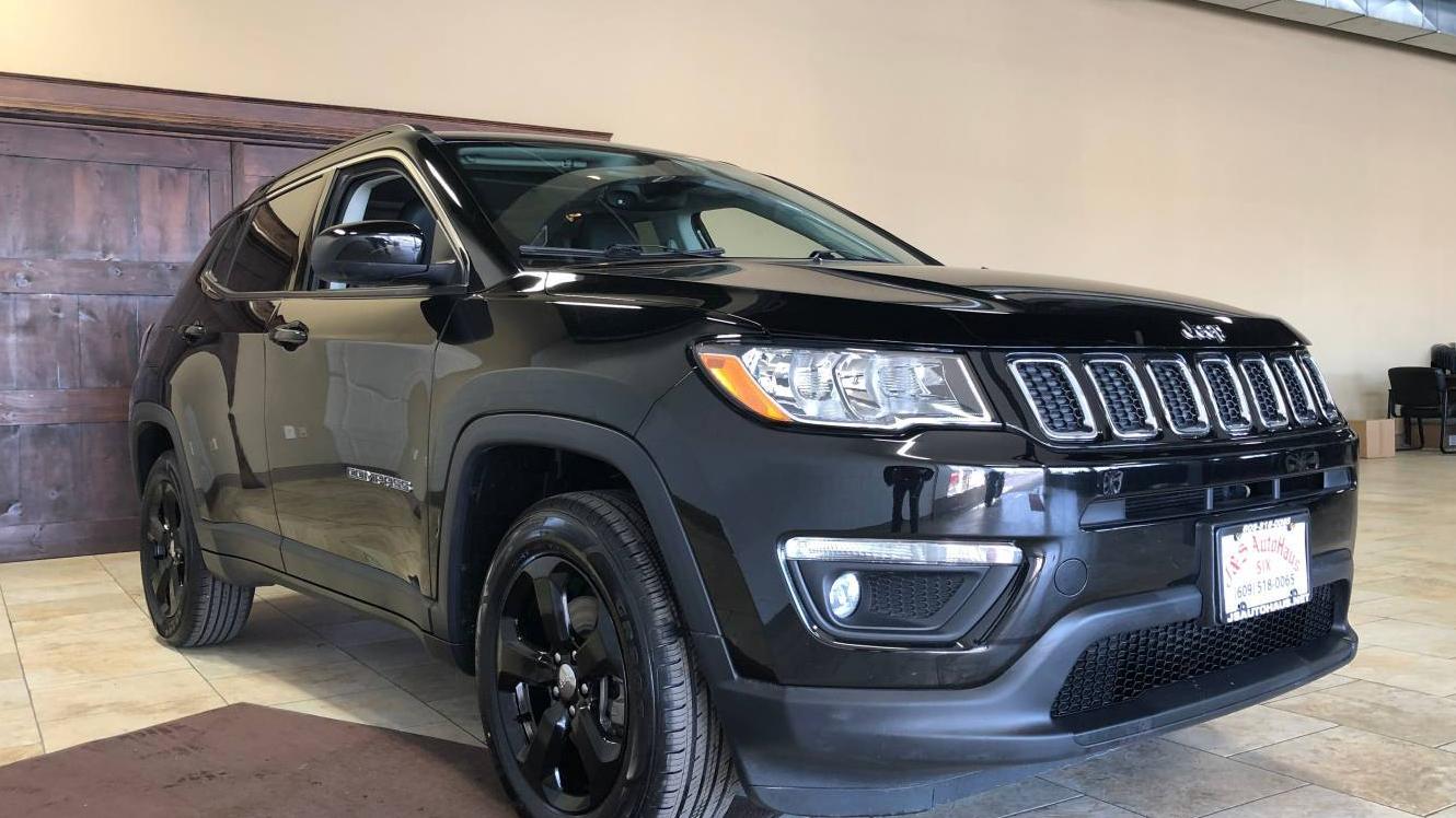 JEEP COMPASS 2017 3C4NJDBB5HT635951 image