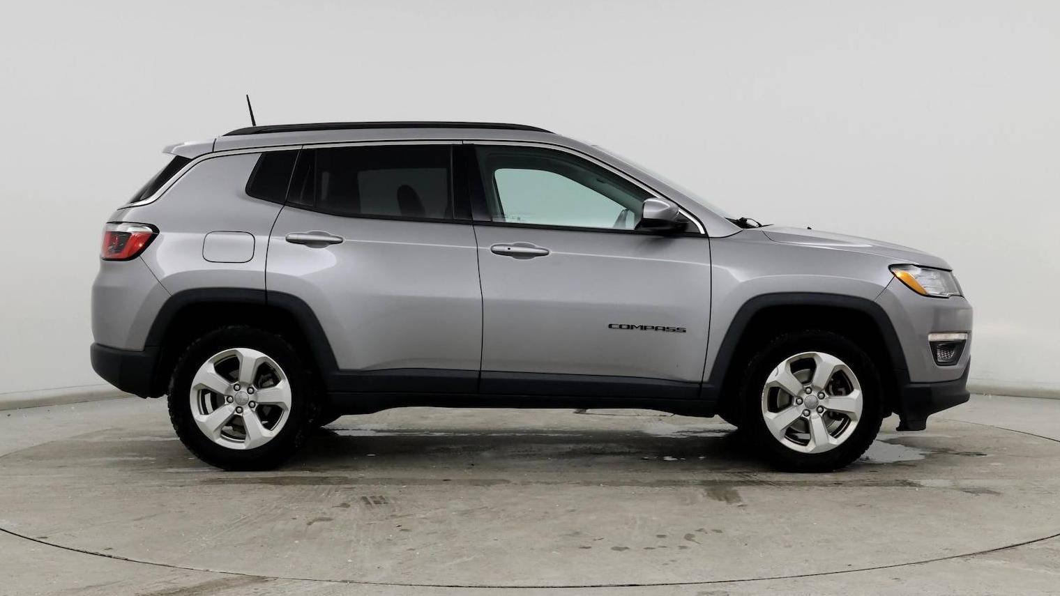 JEEP COMPASS 2017 3C4NJDBB7HT664867 image