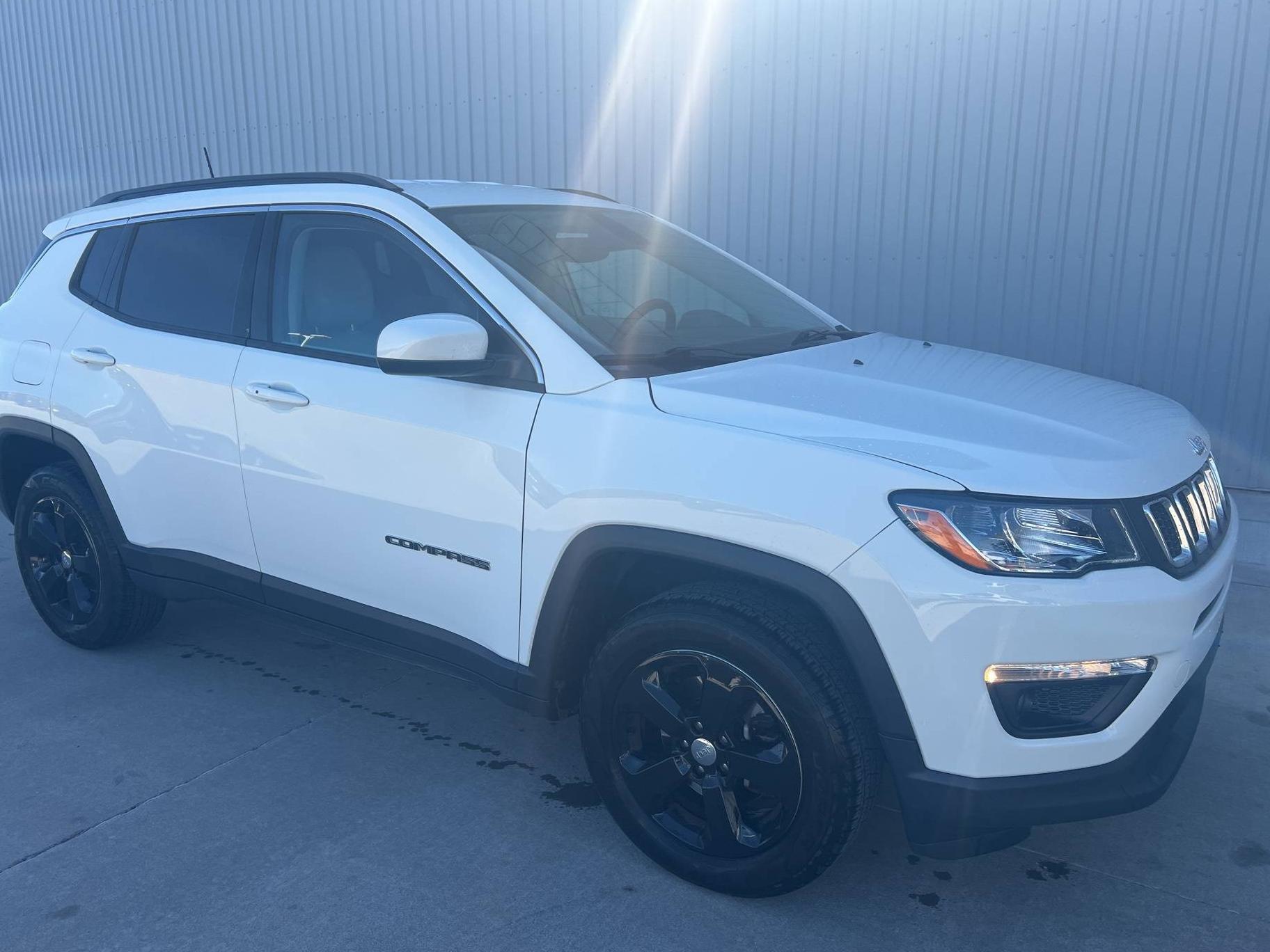 JEEP COMPASS 2020 3C4NJDBB2LT161384 image