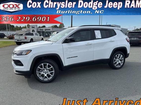 JEEP COMPASS 2022 3C4NJDFB0NT203936 image