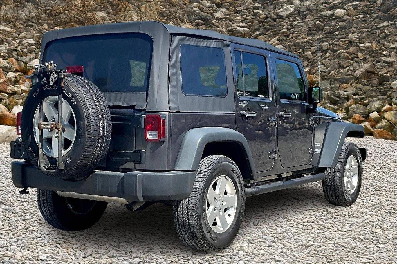 JEEP WRANGLER 2016 1C4BJWDG2GL266340 image