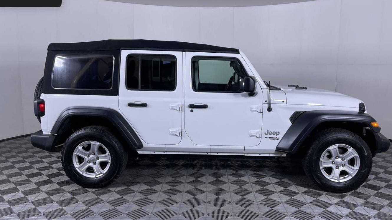 JEEP WRANGLER 2018 1C4HJXDG3JW161800 image