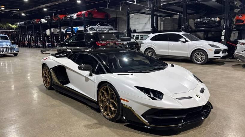 LAMBORGHINI AVENTADOR 2019 ZHWUM6ZD5KLA08069 image