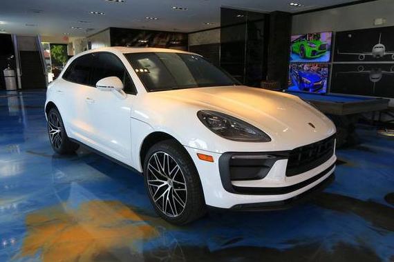 PORSCHE MACAN 2023 WP1AA2A57PLB10994 image