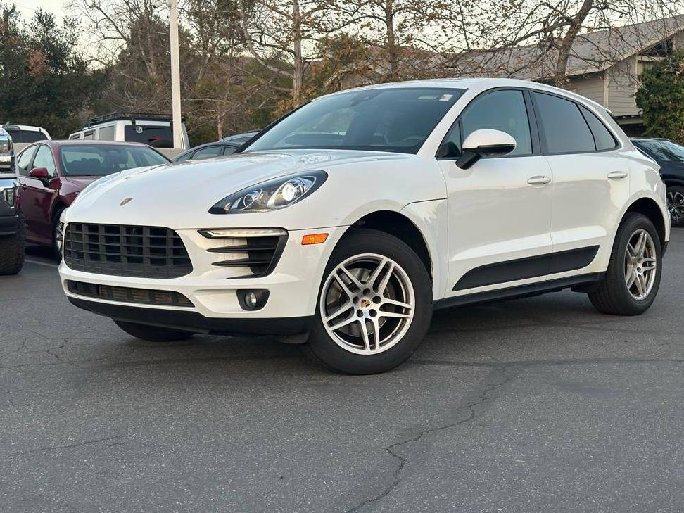 PORSCHE MACAN 2018 WP1AA2A53JLB15763 image