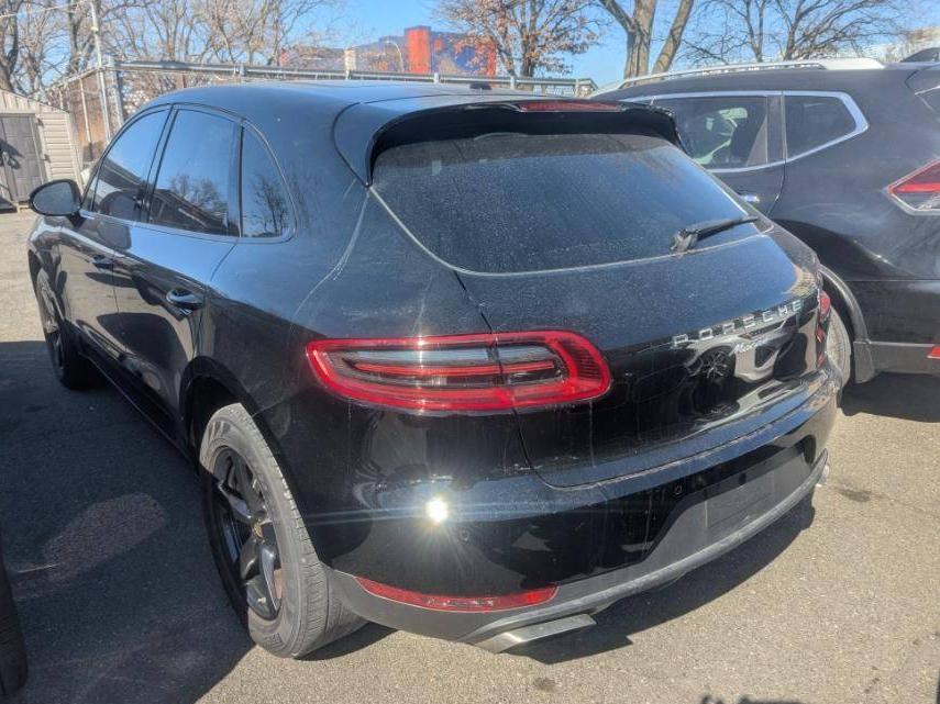 PORSCHE MACAN 2018 WP1AA2A57JLB24756 image