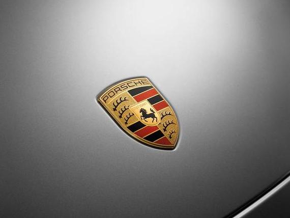 PORSCHE MACAN 2018 WP1AA2A56JLB09990 image