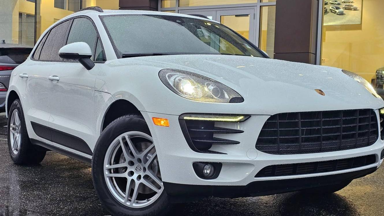 PORSCHE MACAN 2018 WP1AA2A52JLB10392 image