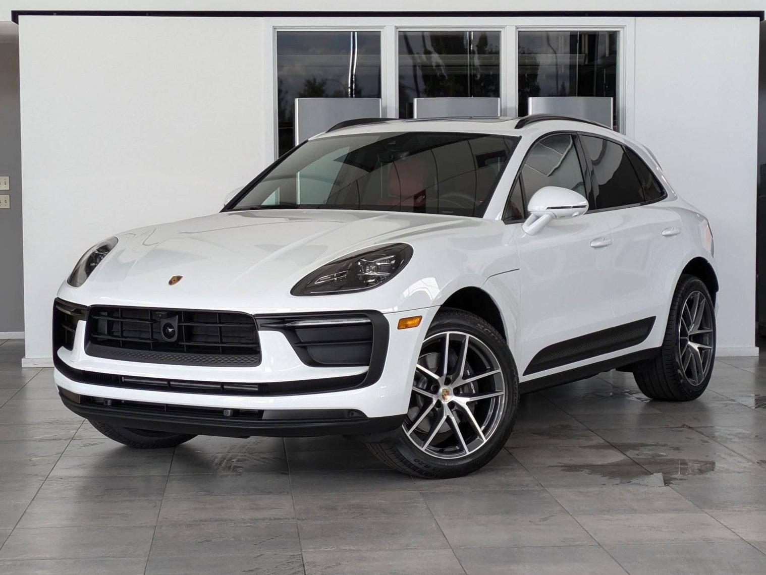 PORSCHE MACAN 2024 WP1AA2A52RLB15782 image