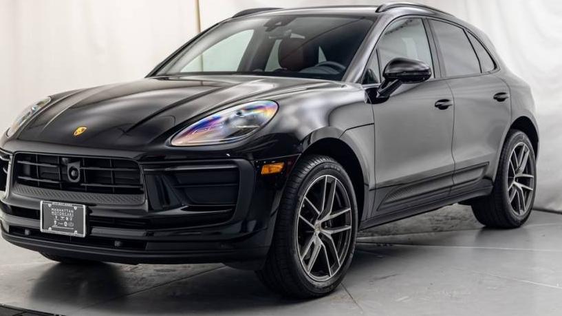 PORSCHE MACAN 2024 WP1AA2A57RLB14790 image