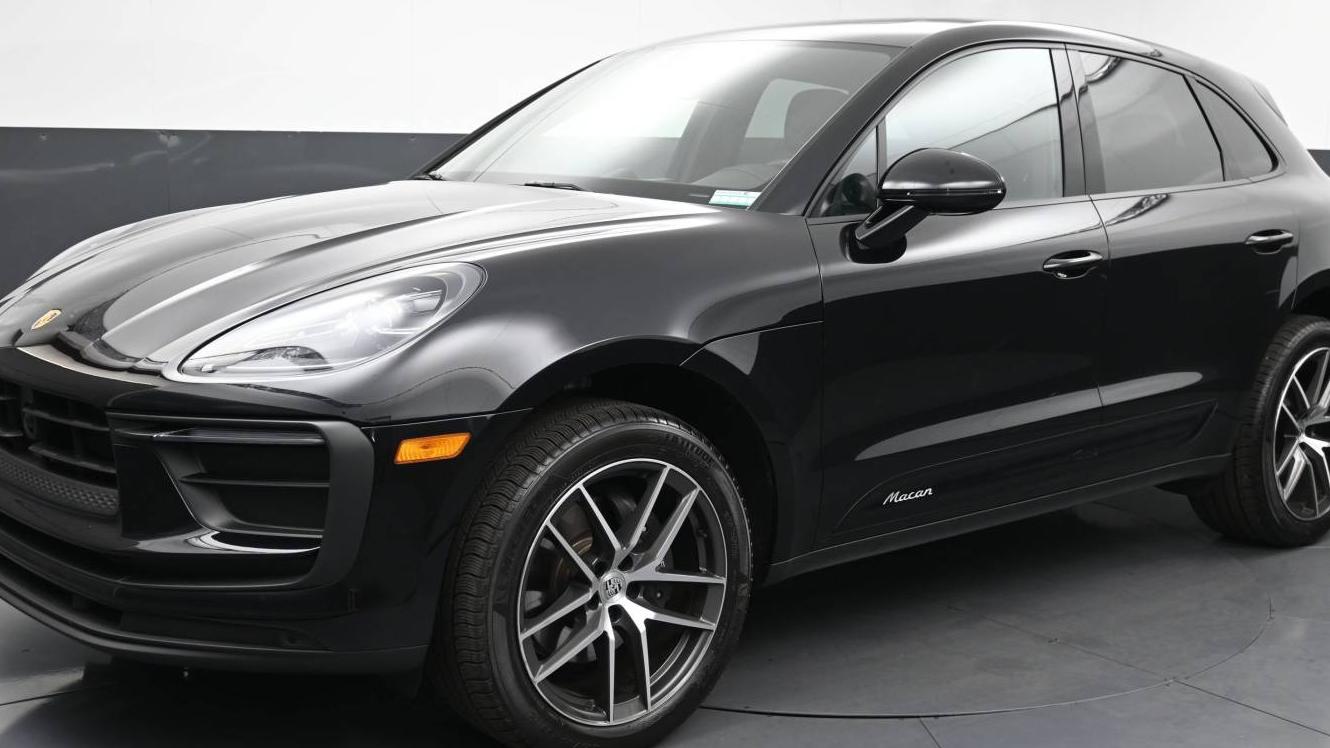 PORSCHE MACAN 2024 WP1AA2A55RLB13637 image