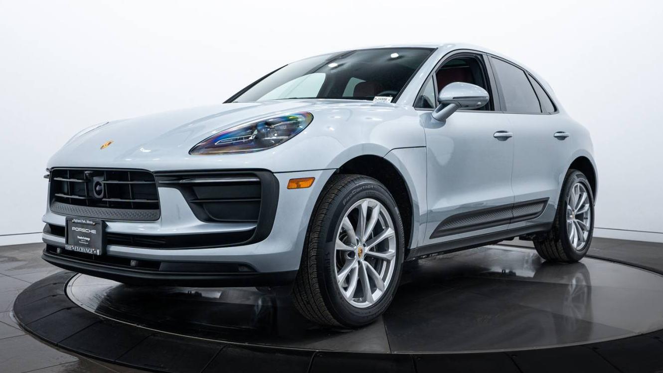 PORSCHE MACAN 2024 WP1AA2A54RLB17128 image