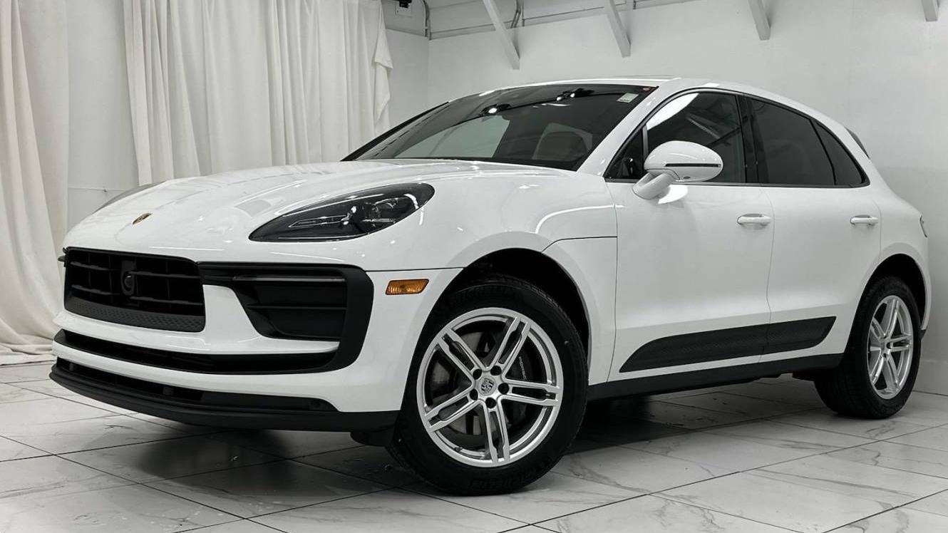 PORSCHE MACAN 2024 WP1AA2A51RLB11867 image