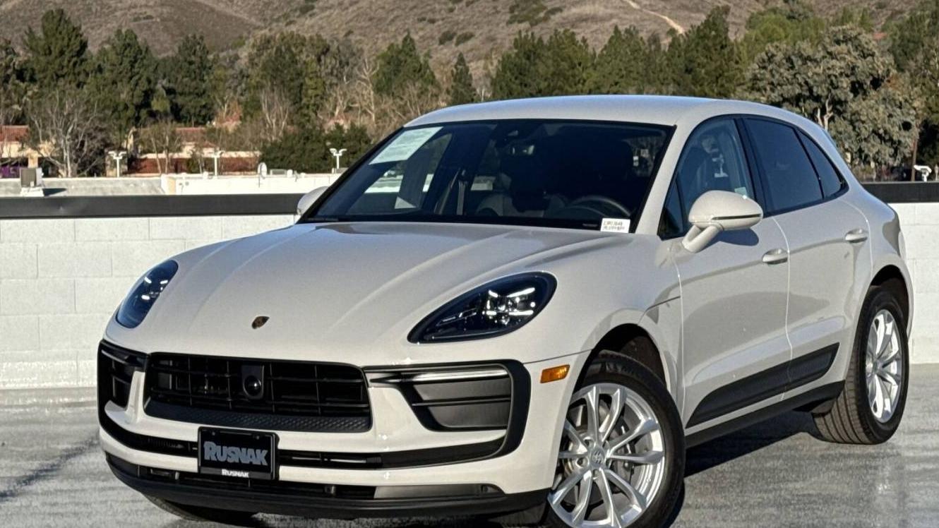 PORSCHE MACAN 2024 WP1AA2A53RLB17895 image