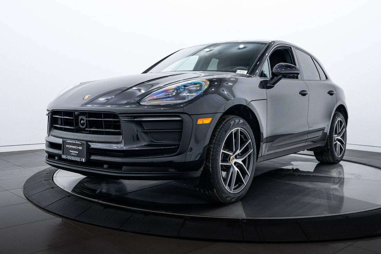 PORSCHE MACAN 2024 WP1AA2A52RLB18892 image