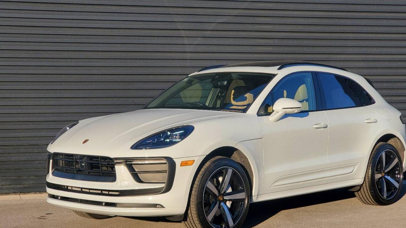 PORSCHE MACAN 2024 WP1AA2A59RLB15083 image