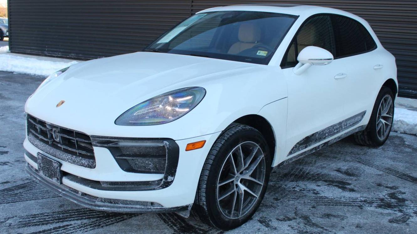 PORSCHE MACAN 2024 WP1AA2A59RLB18372 image