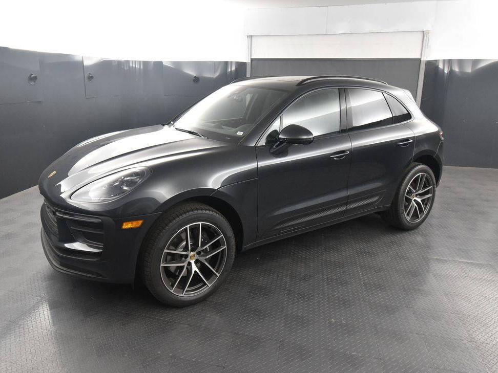 PORSCHE MACAN 2024 WP1AA2A58RLB14183 image