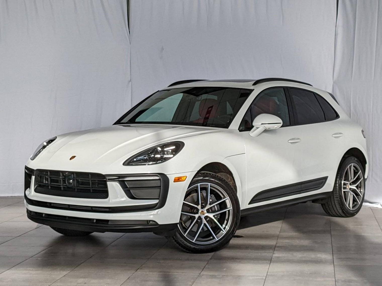 PORSCHE MACAN 2024 WP1AA2A59RLB15861 image