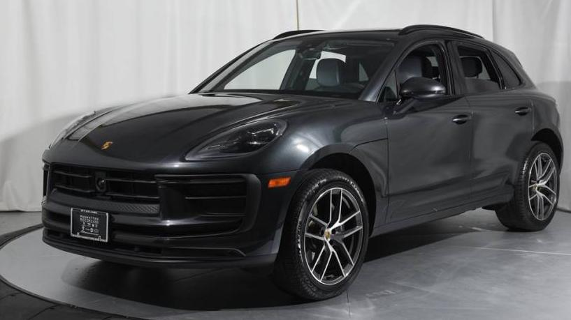 PORSCHE MACAN 2024 WP1AA2A52RLB11974 image