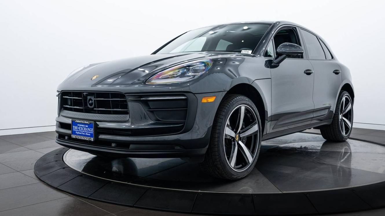 PORSCHE MACAN 2024 WP1AA2A53RLB12700 image