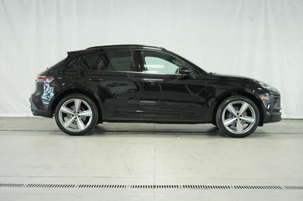 PORSCHE MACAN 2024 WP1AA2A54RLB18229 image