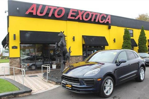 PORSCHE MACAN 2022 WP1AA2A55NLB08674 image