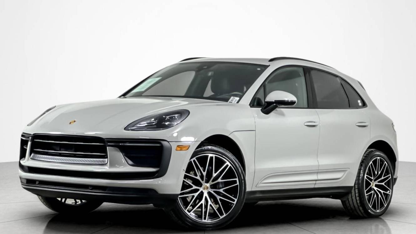 PORSCHE MACAN 2022 WP1AA2A58NLB01377 image