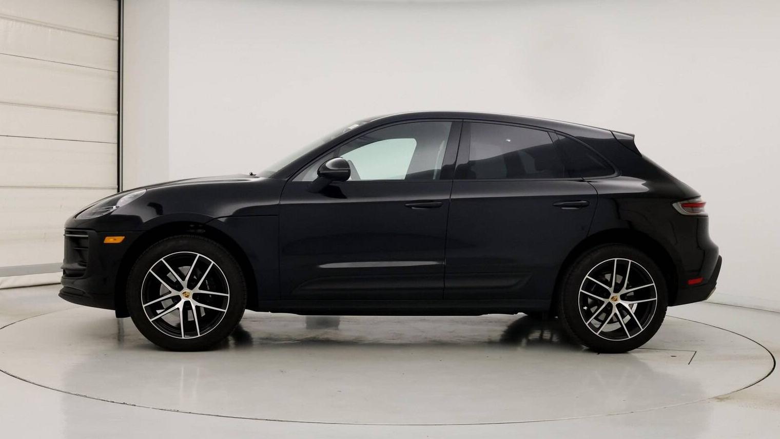 PORSCHE MACAN 2022 WP1AA2A55NLB03846 image