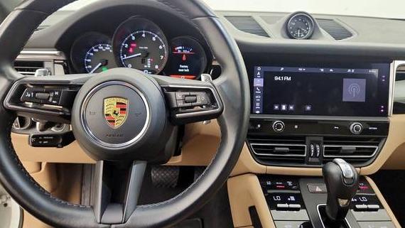 PORSCHE MACAN 2022 WP1AA2A53NLB00153 image