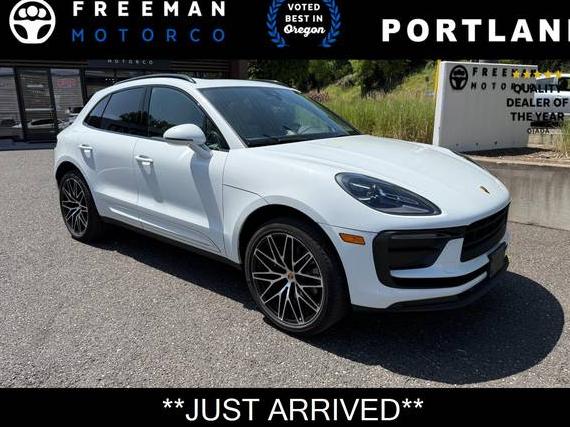 PORSCHE MACAN 2022 WP1AA2A53NLB05207 image