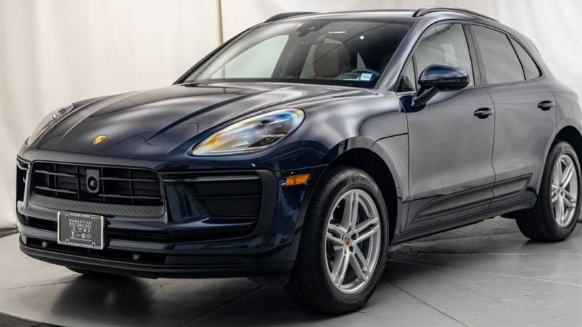 PORSCHE MACAN 2022 WP1AA2A51NLB07800 image