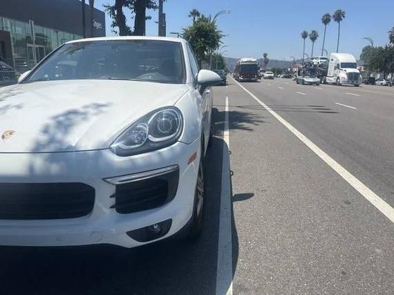 PORSCHE CAYENNE 2018 WP1AA2A20JKA05801 image
