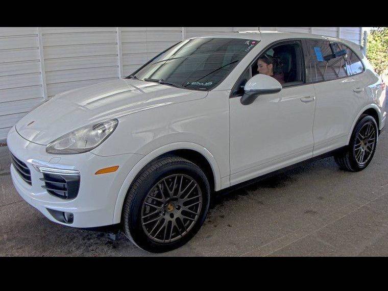 PORSCHE CAYENNE 2018 WP1AA2A26JKA02711 image