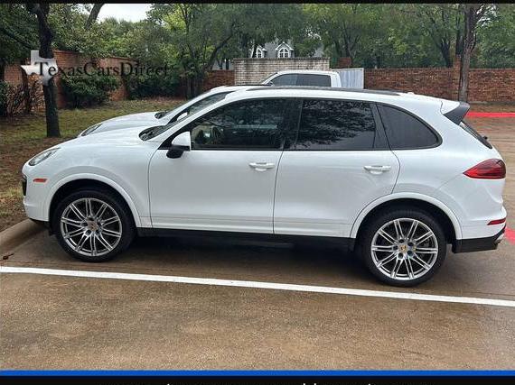 PORSCHE CAYENNE 2017 WP1AA2A26HKA88435 image PORSCHE CAYENNE 2017 WP1AA2A26HKA88435 image