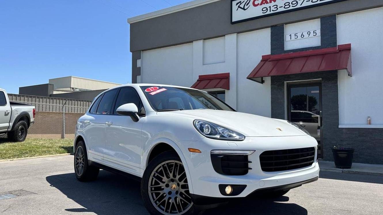 PORSCHE CAYENNE 2017 WP1AA2A29HKA82676 image