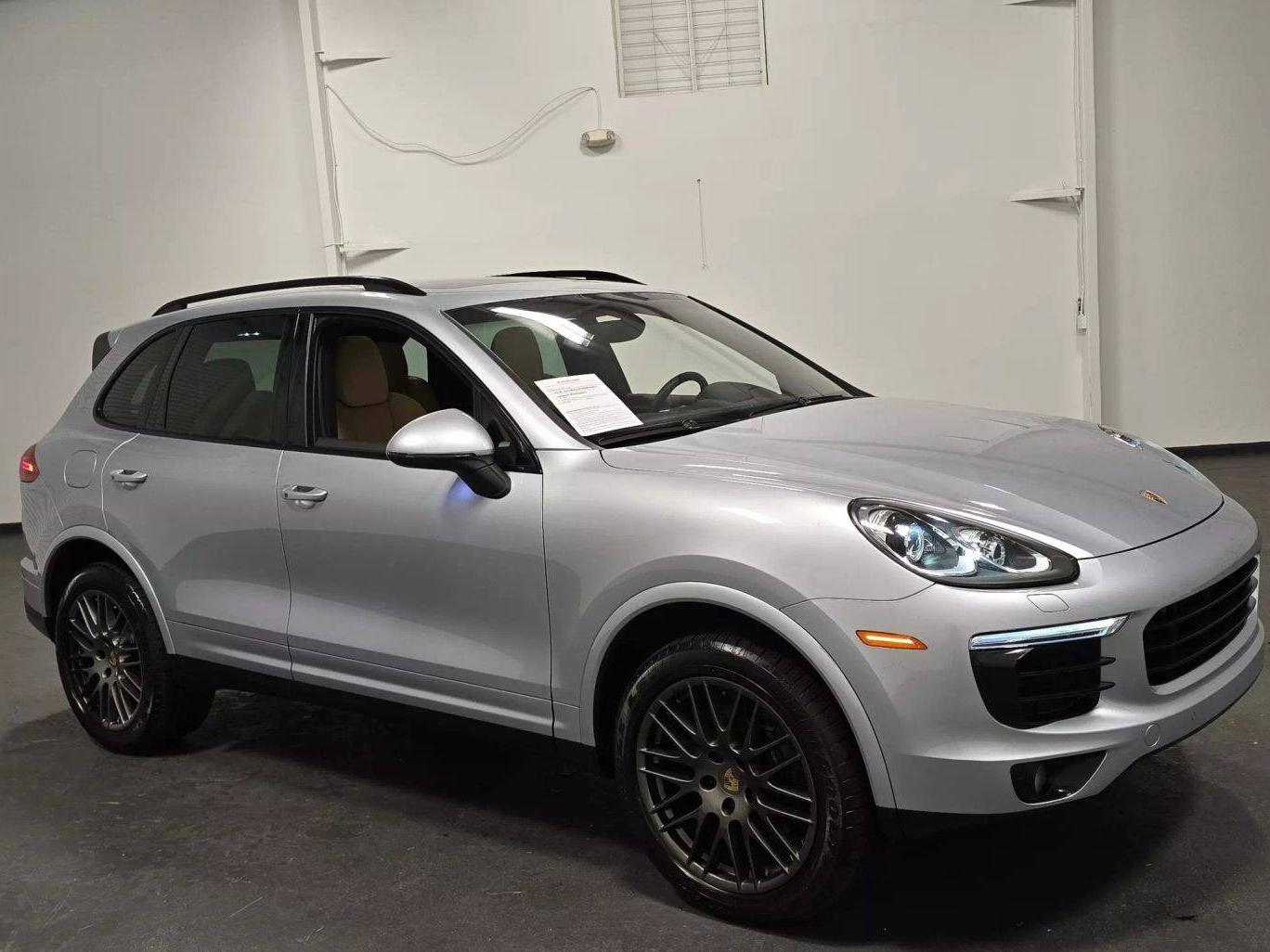 PORSCHE CAYENNE 2017 WP1AA2A24HKA86411 image